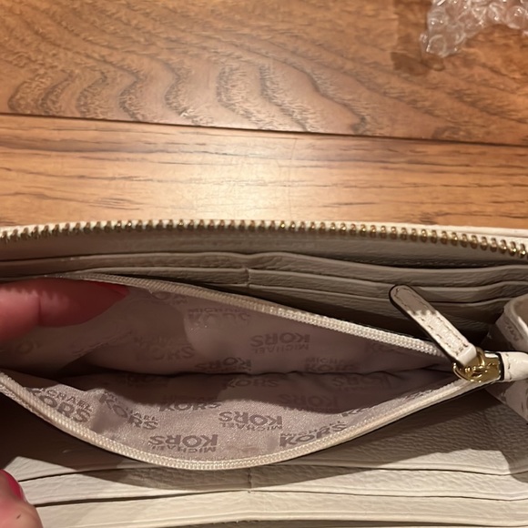 Michael Kors Leather Wallet - Picture 4 of 4